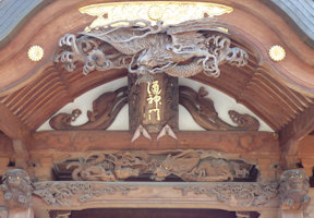 随神門の彫刻