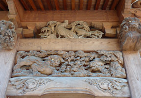 随神門の彫刻