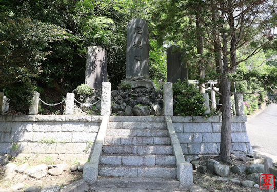 忠魂碑