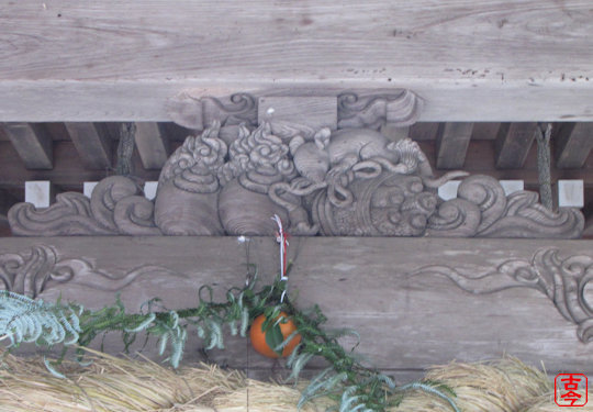 拝殿の彫刻