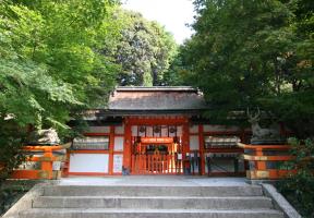 中門